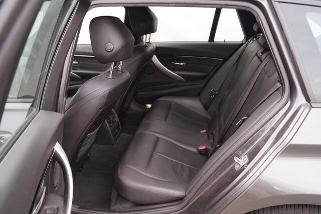 BMW 3-SERIE Touring 318i Automaat M-Sport Edition -LEER-PDC-LED
