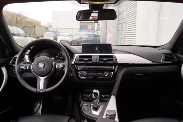 BMW 3-SERIE Touring 318i Automaat M-Sport Edition -LEER-PDC-LED