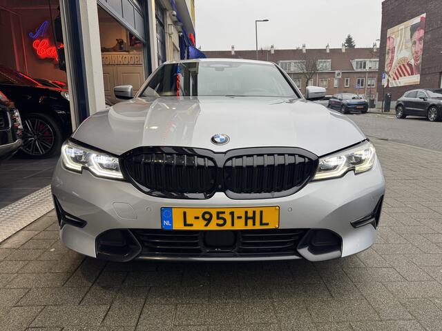BMW 3-SERIE 318i Business Edition Plus M-SPORT/NL AUTO