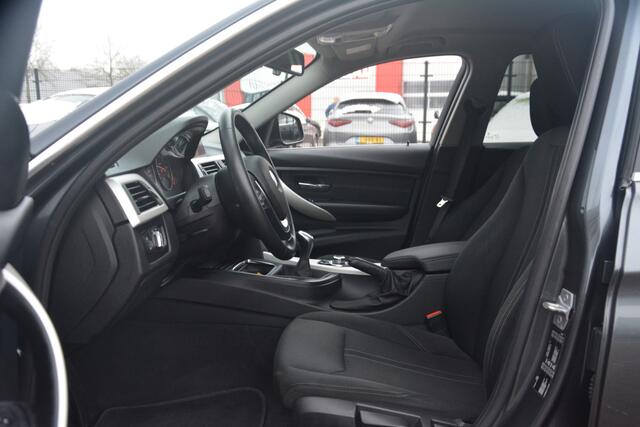 BMW 3-SERIE 320d Centennial Executive | Navigatie | Clima | Stoelverwarming | Cruise-control | NL auto!! |
