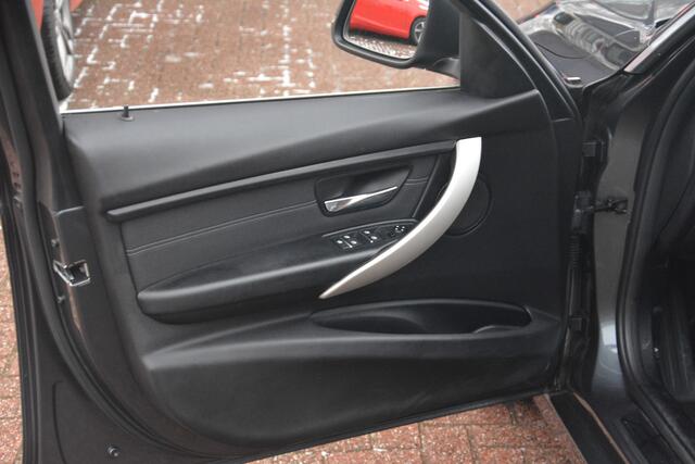 BMW 3-SERIE 320d Centennial Executive | Navigatie | Clima | Stoelverwarming | Cruise-control | NL auto!! |