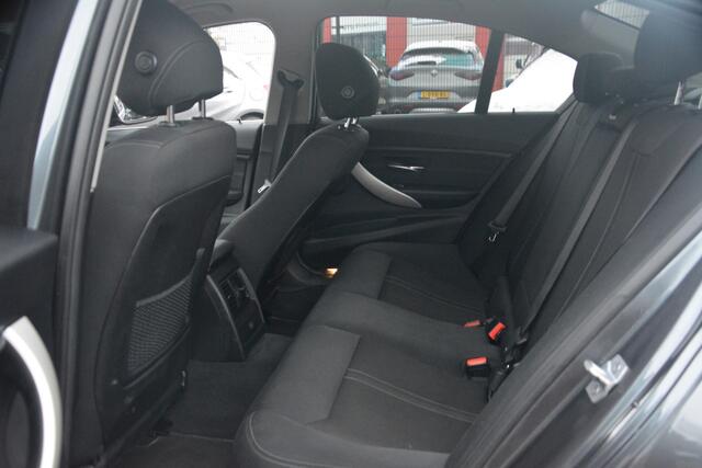 BMW 3-SERIE 320d Centennial Executive | Navigatie | Clima | Stoelverwarming | Cruise-control | NL auto!! |