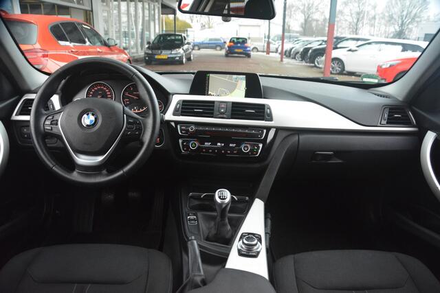 BMW 3-SERIE 320d Centennial Executive | Navigatie | Clima | Stoelverwarming | Cruise-control | NL auto!! |