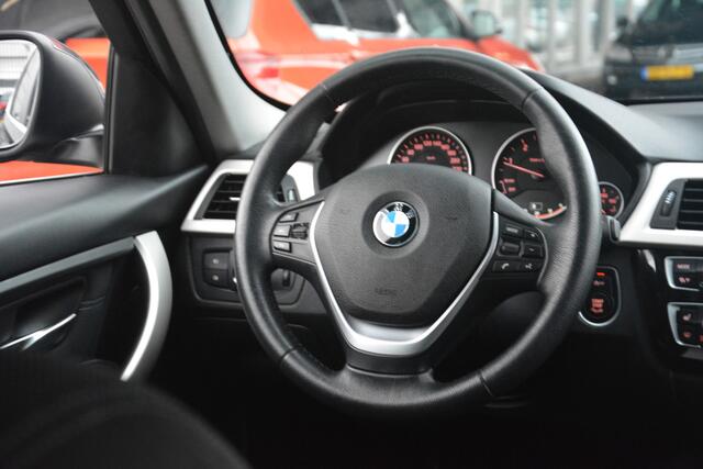BMW 3-SERIE 320d Centennial Executive | Navigatie | Clima | Stoelverwarming | Cruise-control | NL auto!! |