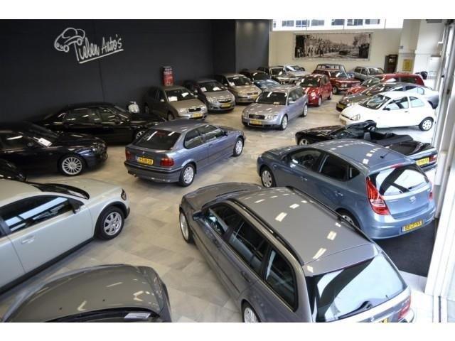 BMW 3-SERIE Touring 318i Luxury Edition, automaat, full options, leder, navigatie, blauw metallic