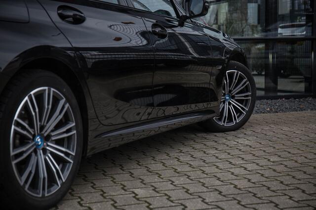 BMW 3-SERIE Touring 330e High Executive M-Sport , Adap. cruise, Virtual cockpit, Stuur/stoelverwarming,
