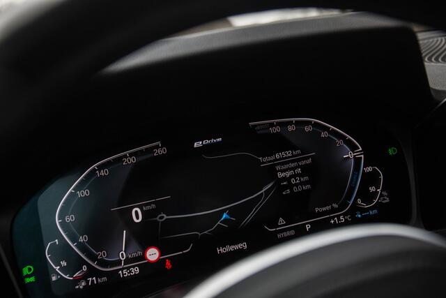 BMW 3-SERIE Touring 330e High Executive M-Sport , Adap. cruise, Virtual cockpit, Stuur/stoelverwarming,