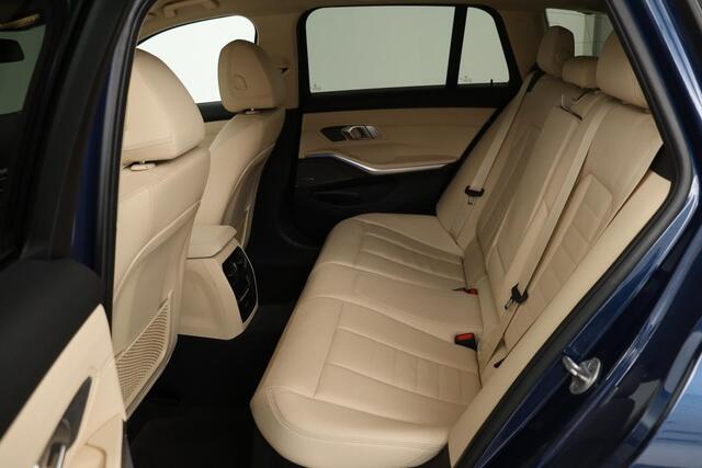 BMW 3-SERIE 330e eDrive Edition | Adaptive cruise | Leder | Stoelverwarming | Harman/Kardon | Keyless | Carplay | Live Cockpit | Navigatie | Full LED | Achterbankverwarming