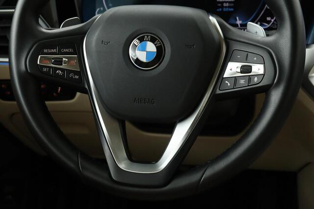BMW 3-SERIE 330e eDrive Edition | Adaptive cruise | Leder | Stoelverwarming | Harman/Kardon | Keyless | Carplay | Live Cockpit | Navigatie | Full LED | Achterbankverwarming