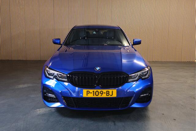 BMW 3-SERIE 320i Business Edition Plus M-sport - Stoelverwarming - Apple carplay/ Android auto