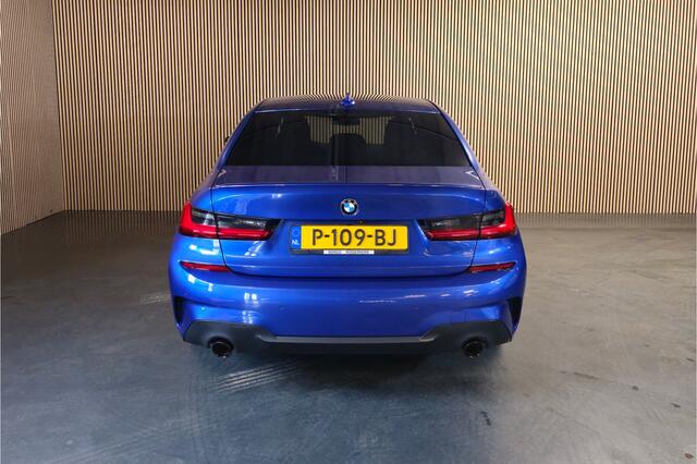 BMW 3-SERIE 320i Business Edition Plus M-sport - Stoelverwarming - Apple carplay/ Android auto