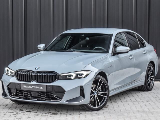 BMW 3-SERIE 330e xDrive M-SPORT | ELEKTR. VERST. STOELEN | ACTIVE CRUISE CONTROL | HARMAN KARDON | AMBIENT VERLICHTING | ELEKTR. TREKHAAK