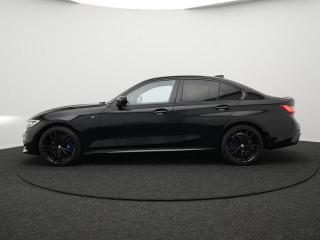 BMW 3-SERIE 330e M Sport Shadow Plug in Hybrid PHEV | Camera | LED | Elektrische Stoelen Memory | Carplay | Sfeerverlichting | 19'' L.M. |