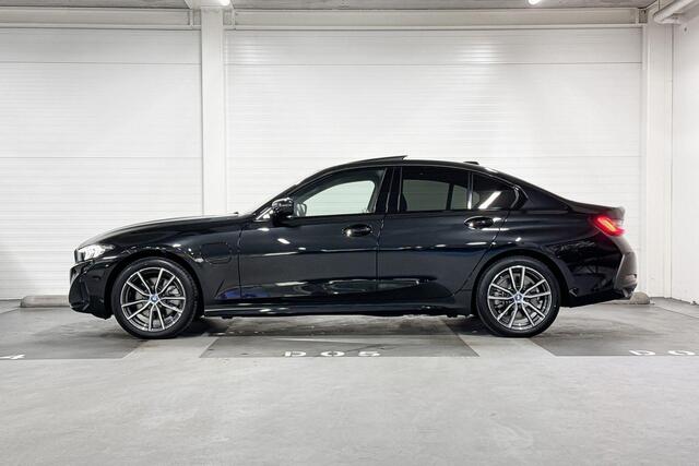 BMW 3-SERIE Sedan 320e | Travel Pack | Shadow Line | Schuif-/kanteldak