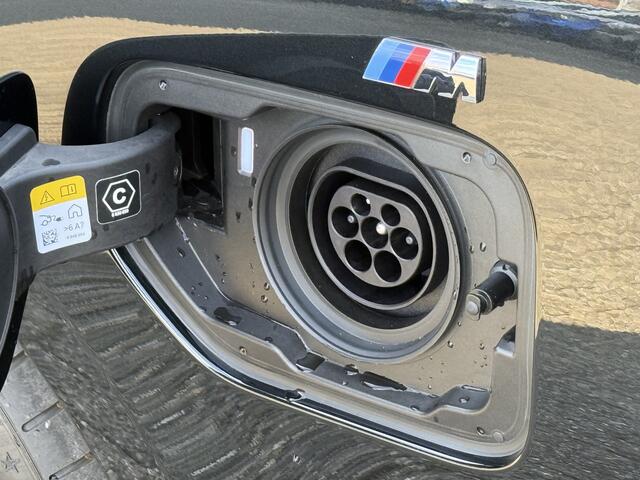 BMW 3-SERIE Sedan 320e | M-Sport | Schuif-/Kanteldak | Sportstoel. | Stoelverw. | HiFi