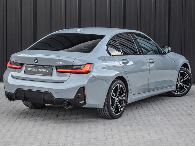 BMW 3-SERIE 330e xDrive M-SPORT | ELEKTR. VERST. STOELEN | ACTIVE CRUISE CONTROL | HARMAN KARDON | AMBIENT VERLICHTING | ELEKTR. TREKHAAK