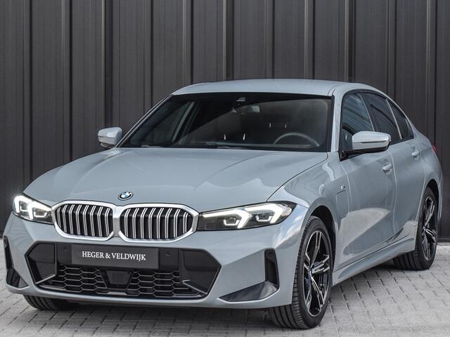BMW 3-SERIE 330e xDrive M-SPORT | ELEKTR. VERST. STOELEN | ACTIVE CRUISE CONTROL | HARMAN KARDON | AMBIENT VERLICHTING | ELEKTR. TREKHAAK