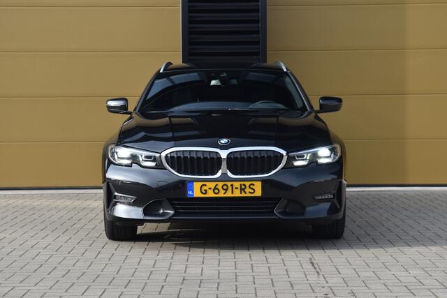 BMW 3-SERIE Touring 330i Executive Edition * Sport line * Sfeerverlichting * HIFI * Trekhaak * Dealer onderhouden *