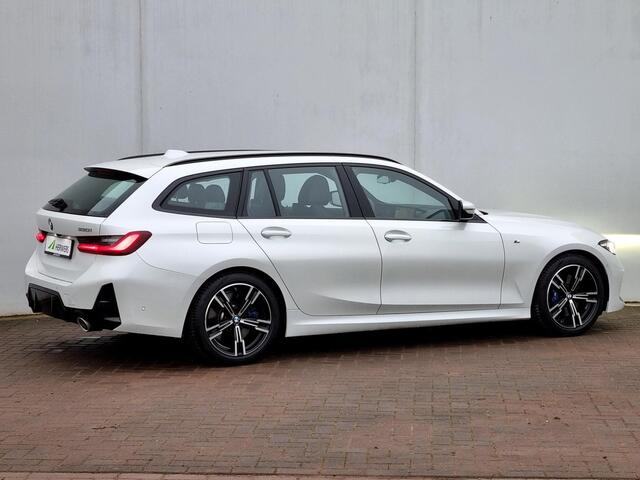BMW 3-SERIE Touring 330i M Sport Automaat / Trekhaak (Elektrisch) / Elektr. Achterklep / Cruise Control Adaptief / Lederen Bekleding /
