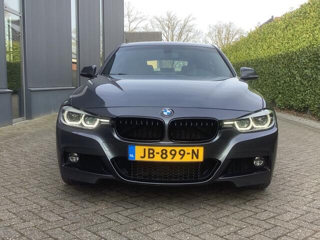 BMW 3-SERIE Touring 330i X-Drive Aut. M-Sport