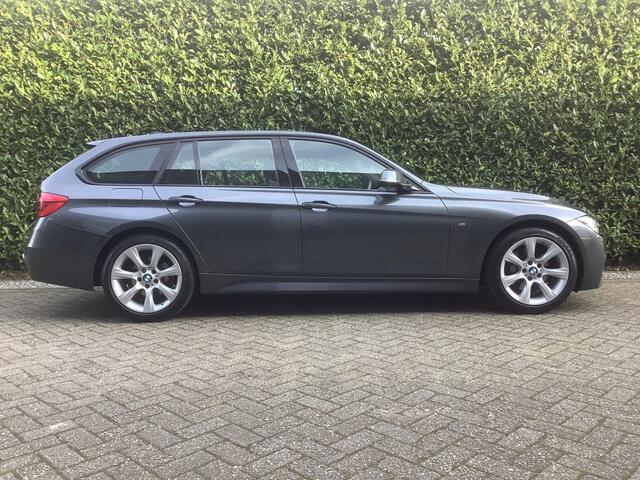 BMW 3-SERIE Touring 330i X-Drive Aut. M-Sport