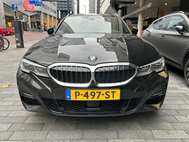 BMW 3-SERIE Touring 330e Individual M-Sport | 19" | Panorama | Harman Kardon | CoPilot | Head-Up | Lederen Dashboard