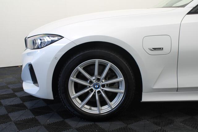 BMW 3-SERIE Touring 320e Business Edition
