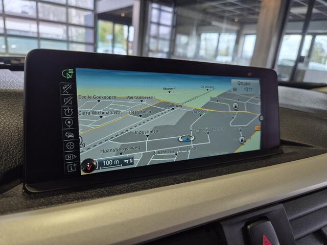 BMW 3-SERIE 318i Essential Navi (groot scherm) | Clima Airco | Sensoren | LED | Nette auto