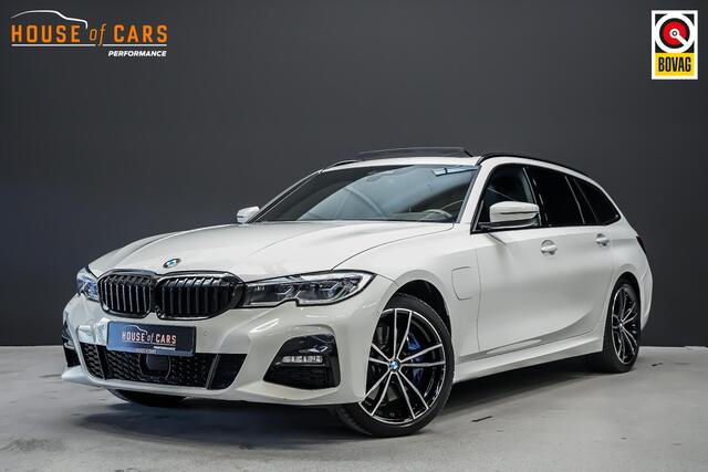 BMW 3-SERIE Touring 330e 292pk xDrive High Executive |M sport pakket|schuif kanteldak|HUD|Laser LED|elek. trekhaak|Apple Carplay|elk. achterklep|19"|stoel en stuurverwarming|