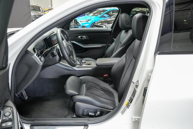 BMW 3-SERIE Touring 330e 292pk xDrive High Executive |M sport pakket|schuif kanteldak|HUD|Laser LED|elek. trekhaak|Apple Carplay|elk. achterklep|19"|stoel en stuurverwarming|
