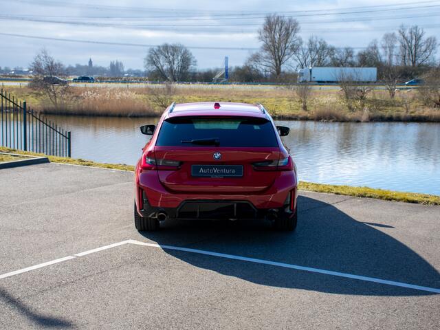 BMW 3-SERIE Touring 330e M-Sport | Schaalstoelen | Adaptieve Cruise | M-Sport Pro