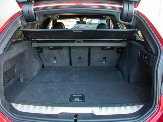 BMW 3-SERIE Touring 330e M-Sport | Schaalstoelen | Adaptieve Cruise | M-Sport Pro