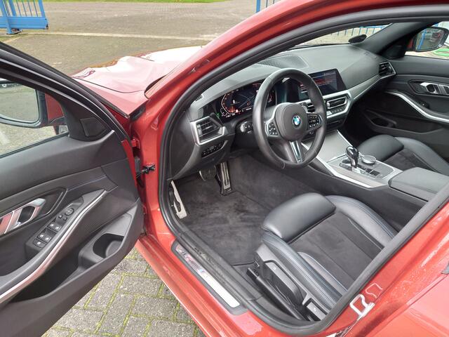 BMW 3-SERIE 330i High Executive M-Sport / Live Cockpit Pro / DAP / HIFI / LED / Trekhaak / Bomvol