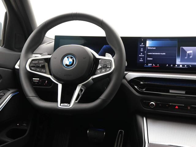 BMW 3-SERIE Touring 330e M-Sport