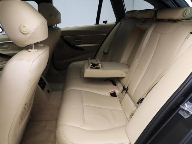 BMW 3-SERIE Touring 320i Touring Automaat | Trekhaak | Leder | Stoelverwarming | Navi Pro | HiFi | LED