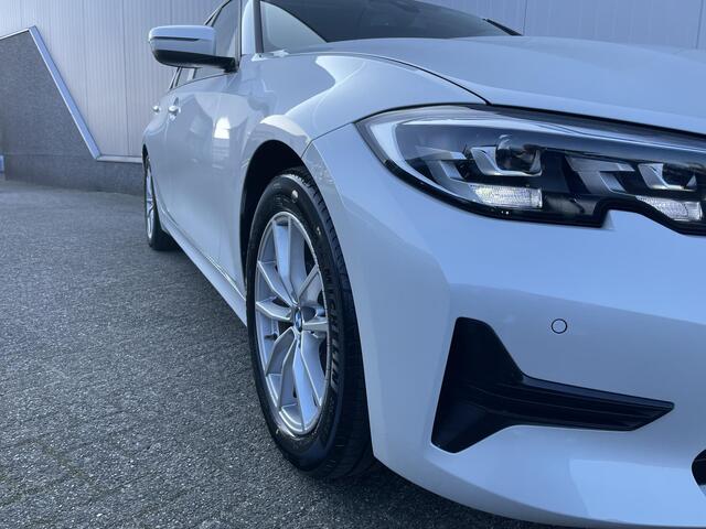 BMW 3-SERIE 320i High Executive