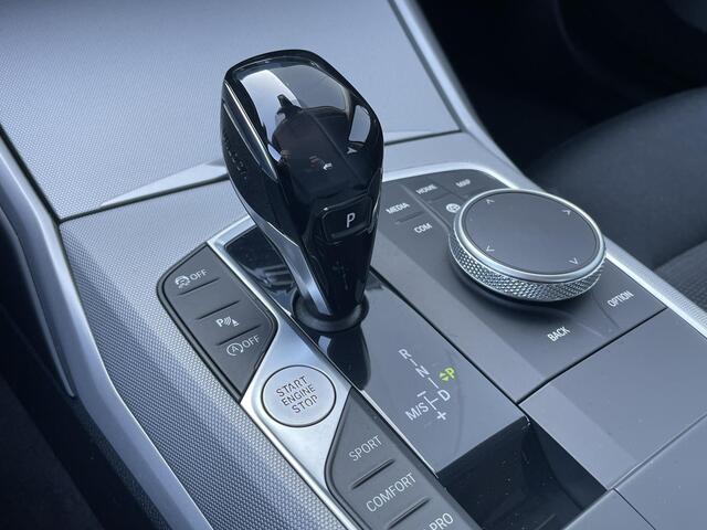 BMW 3-SERIE 320i High Executive