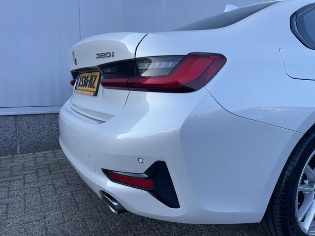BMW 3-SERIE 320i High Executive