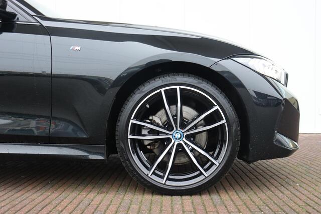 BMW 3-SERIE Touring 320e M-Sportpakket / HIFI / Panoramadak / 18 '' /