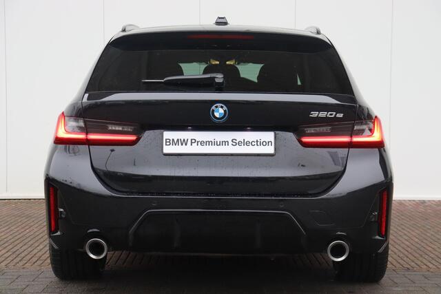 BMW 3-SERIE Touring 320e M-Sportpakket / HIFI / Panoramadak / 18 '' /