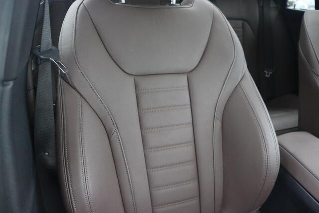 BMW 3-SERIE Touring 320e M-Sportpakket / HIFI / Panoramadak / 18 '' /