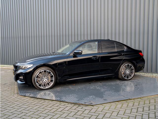 BMW 3-SERIE 330e High Executive | 19'' | Trekhaak afnb. | Camera | Prijs Rijklaar!!