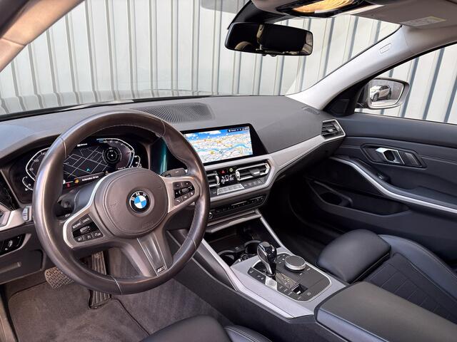 BMW 3-SERIE 330e High Executive | 19'' | Trekhaak afnb. | Camera | Prijs Rijklaar!!