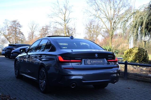 BMW 3-SERIE 320e M-Sport / Pano / Keyless