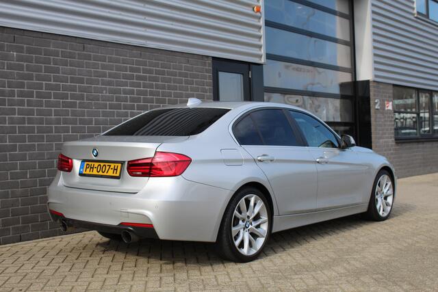 BMW 3-SERIE 320i Corporate Lease Executive / Navigatie / N.A.P.