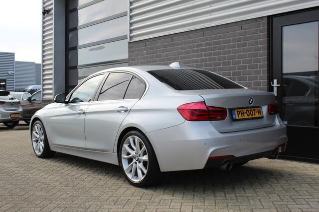 BMW 3-SERIE 320i Corporate Lease Executive / Navigatie / N.A.P.