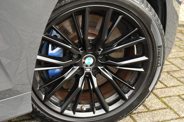 BMW 3-SERIE Touring 330e xDrive M-Sport Pano HUD El-zetels Adp-demping Camera