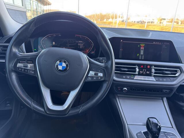 BMW 3-SERIE Touring 320i Executive Edition | Elektrisch Wegklapbare Trekhaak | Navigatie Professional | dealer onderhouden