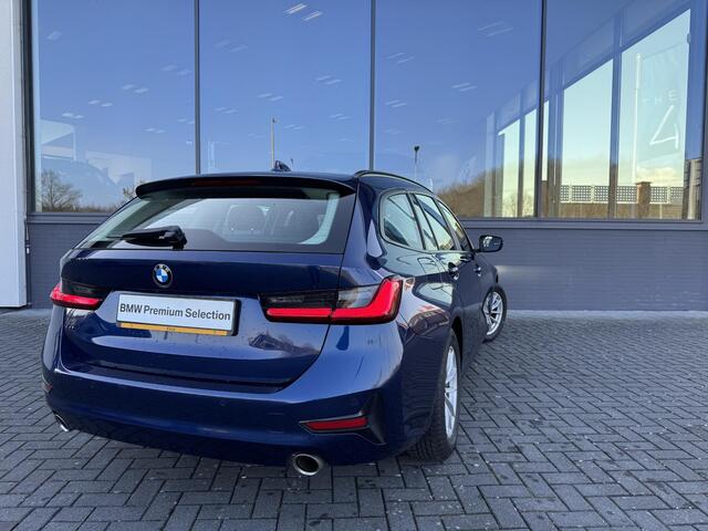 BMW 3-SERIE Touring 320i Executive Edition | Elektrisch Wegklapbare Trekhaak | Navigatie Professional | dealer onderhouden