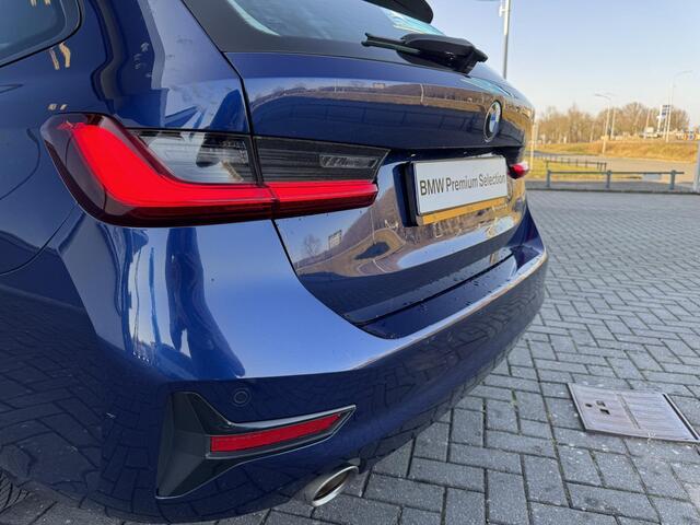 BMW 3-SERIE Touring 320i Executive Edition | Elektrisch Wegklapbare Trekhaak | Navigatie Professional | dealer onderhouden